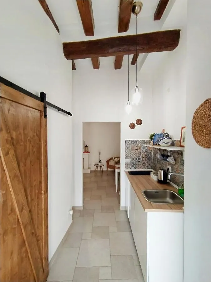 Ferienwohnung Casa Albicocca - In The Heart Of The Old Town Bari Apartment