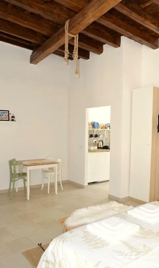 Apartment Ferienwohnung Casa Albicocca - In The Heart Of The Old Town Bari Italien
